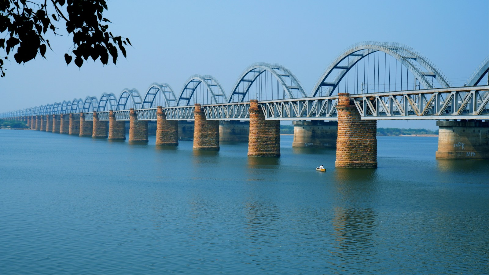 The Godavari arch bridge at Rajahmundry